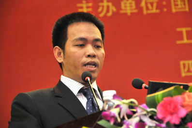 東莞市慕思寢室用品有限公司首席文化執行官邱浩洋演講