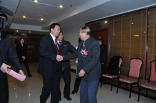 時(shí)任國家質(zhì)檢總局局長王勇(左一)親切接見時(shí)任中國質(zhì)量檢驗(yàn)協(xié)會(huì)會(huì)長李保國(右一)