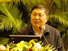 中國機(jī)械工程聯(lián)合會(huì)副會(huì)長楊學(xué)桐參加第十六屆中國質(zhì)量高層論壇并講話